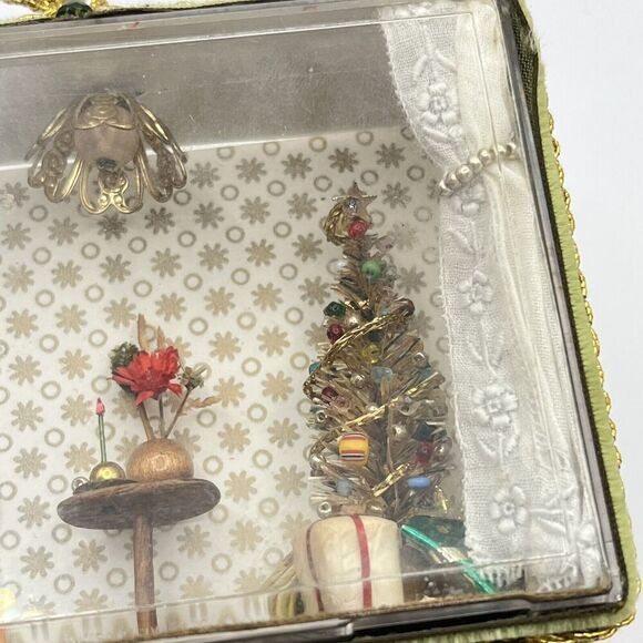 Vintage 1970's Christmas Tree Living Room Scene Diorama Wooden Doll Shadow Box - Picture 6 of 11